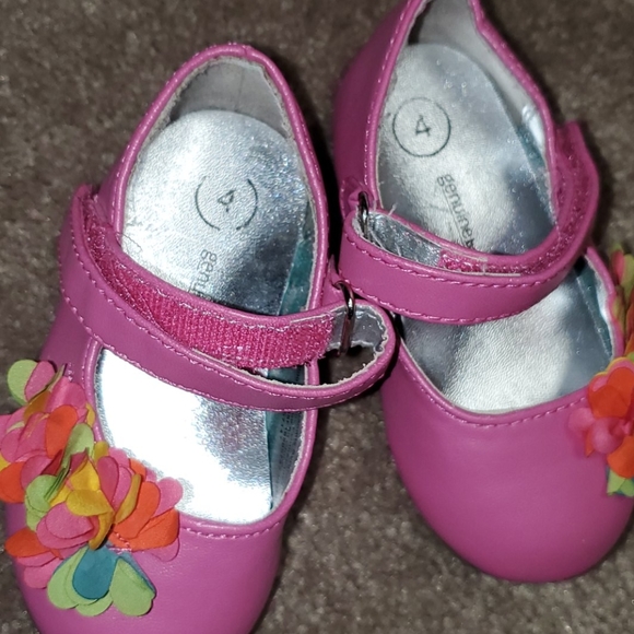 Baby shoes - Picture 2 of 3